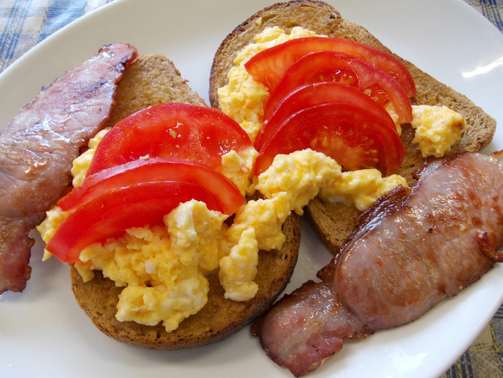 Scrambled Egg on Toast